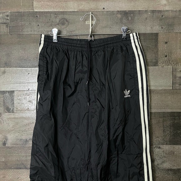 SOLD Adidas Originals VTG Windbreaker Pants Large - Picture 2 of 7